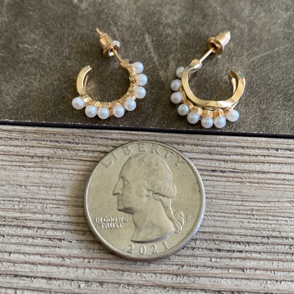 6/$8 NEW Gold Tone Hoop Earrings - Picture 12 of 15